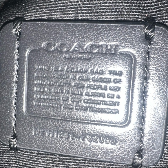 Coach Blake 20 Crossbody  Black Pebbled Leather Gold Hardware - Picture 7 of 8